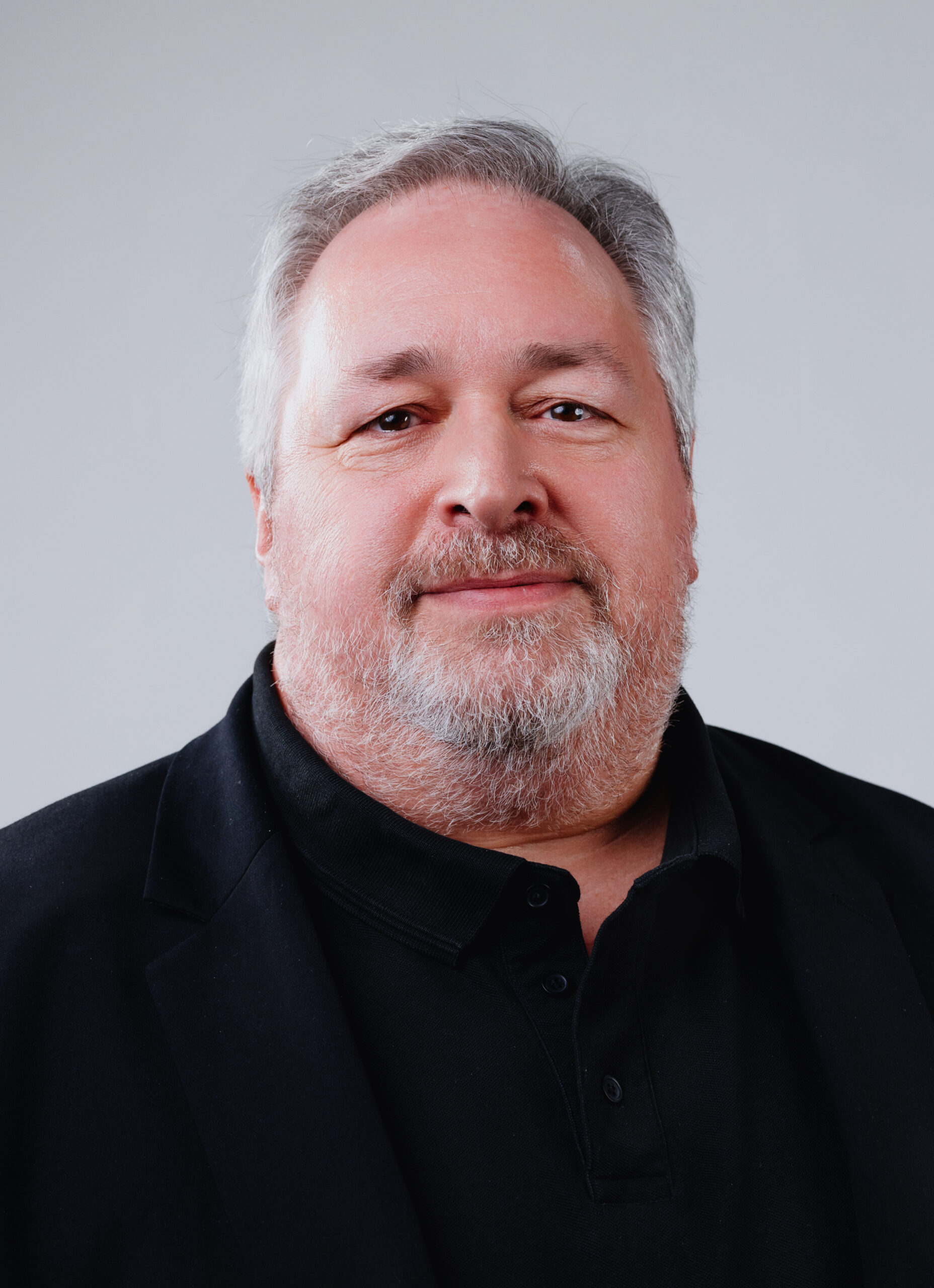 Evan Gordon headshot.
